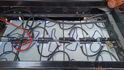 后裝式垃圾清運(yùn)車(chē)BY-L35動(dòng)力系統(tǒng)