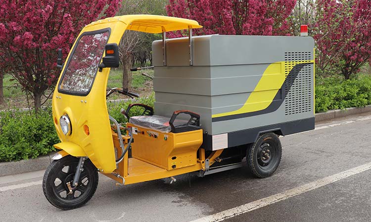 電動(dòng)高壓清洗車(chē)使用注意事項(xiàng)