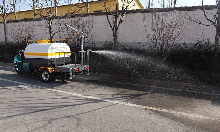 三輪灑水車(chē)