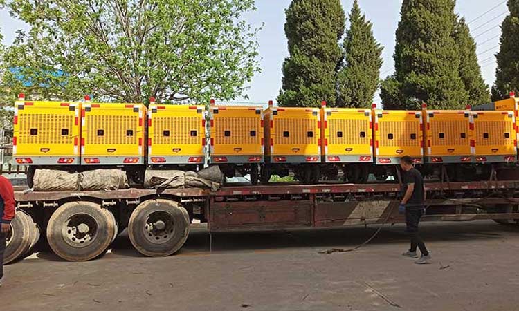 高壓沖洗車(chē)準(zhǔn)備發(fā)車(chē)