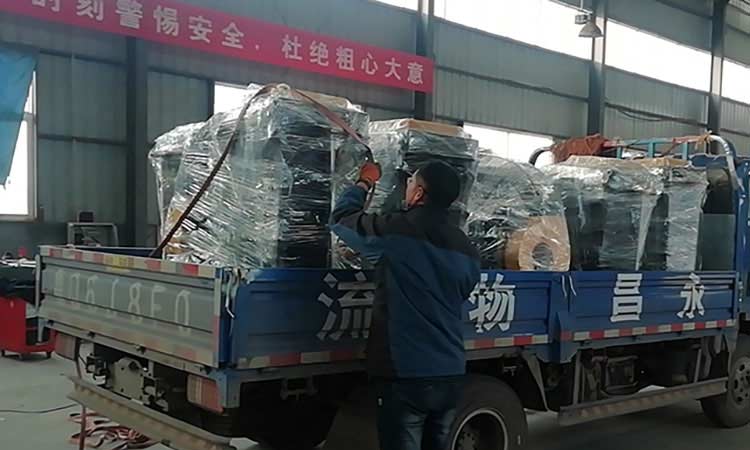 小型手推式吸葉機(jī)大型發(fā)貨現(xiàn)場(chǎng)