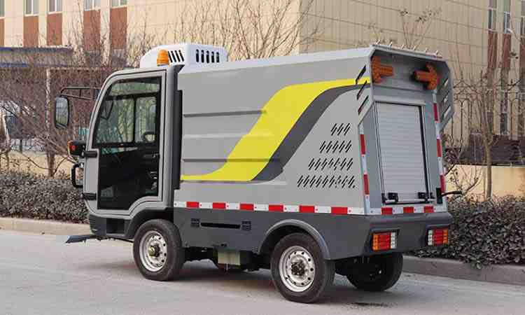 濟(jì)南百易電動(dòng)高壓清洗車一人輕松完成一條馬路保潔