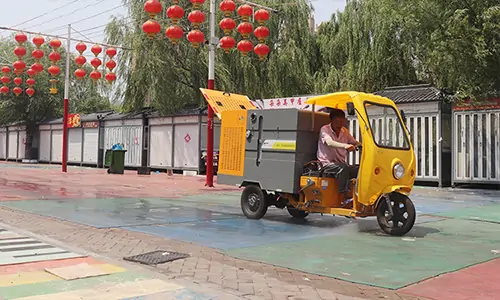 小型三輪高壓清洗車(chē)步行街，高壓沖洗作業(yè)實(shí)操