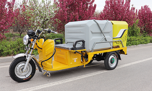 小型電動(dòng)三輪高壓清洗車小區(qū)使用更經(jīng)濟(jì)，清潔高效省人工