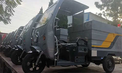 高壓清洗車定制外觀，清潔高效，已裝車準(zhǔn)備發(fā)貨