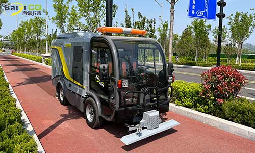 道路污染清除車(chē)深層次路面清潔，路面養(yǎng)護(hù)車(chē)