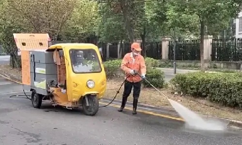 三輪高壓清洗車(chē)經(jīng)久耐用“奮戰(zhàn)一線”