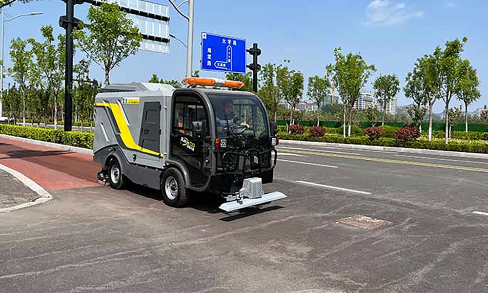 道路污染深度清潔車(chē)--深度清潔，多領(lǐng)域、多區(qū)域路面保潔、衛(wèi)生治理！