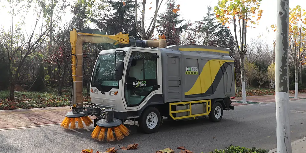純電動(dòng)多功能樹葉收集車/