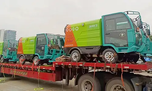 四輪高壓沖洗車到貨深圳！助力深圳環(huán)衛(wèi)好幫手