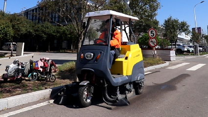 純電動(dòng)清掃車(chē)BY-S13車(chē)輛配置