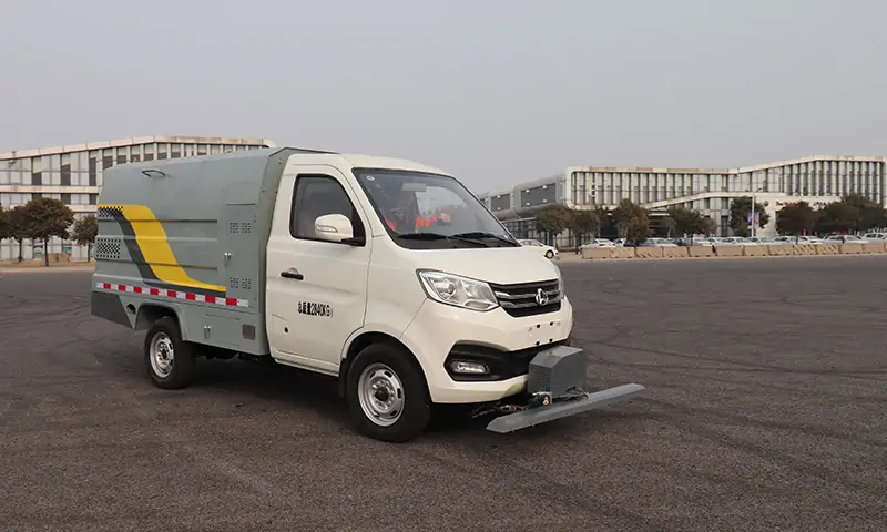 新品上市！新能源純電動(dòng)道路養(yǎng)護(hù)車亮相！長(zhǎng)安底盤可上牌，駕駛舒適，操作簡(jiǎn)單！