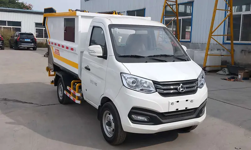 可上牌純電動(dòng)垃圾清運(yùn)車，后裝垃圾形式，環(huán)保高效，創(chuàng)新回收！