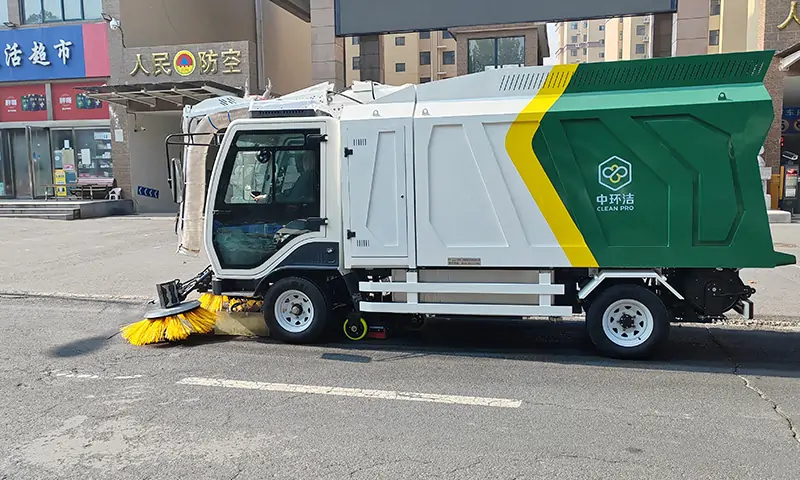 多功能樹葉收集車：環(huán)衛(wèi)利器的秋季神器，助力河南環(huán)衛(wèi)。