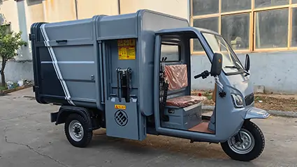 側(cè)裝式垃圾清運(yùn)車(chē)BY-L30車(chē)輛底盤(pán)