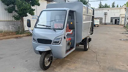 側(cè)裝式垃圾清運(yùn)車(chē)BY-L30動(dòng)力系統(tǒng)