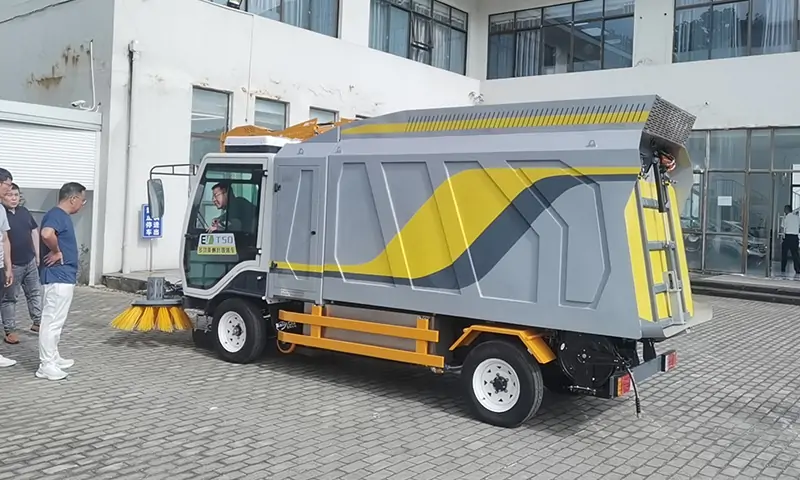 樹葉收集車的魅力在哪里？看完這篇文章，您就會了解樹葉收集車的獨(dú)特魅力