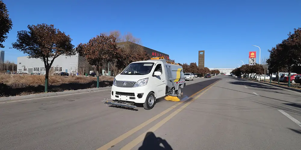 純電動(dòng)環(huán)衛(wèi)洗掃車(chē) 新能源電動(dòng)洗掃車(chē) 純電動(dòng)吸塵洗掃車(chē) 多功能環(huán)衛(wèi)純電動(dòng)洗掃車(chē)