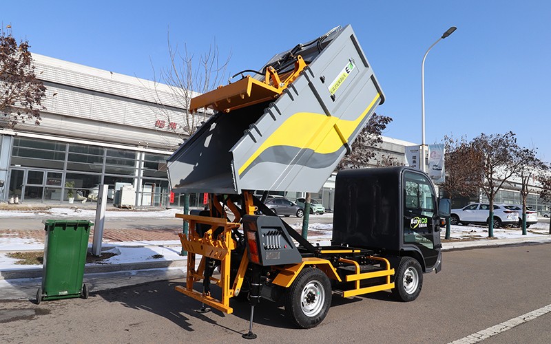 后裝式垃圾清運(yùn)車(chē)BY-L35