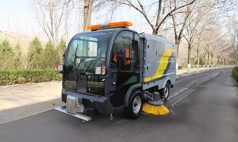 純電動(dòng)小型洗掃車(chē)：高效環(huán)保的城市清潔解決方案