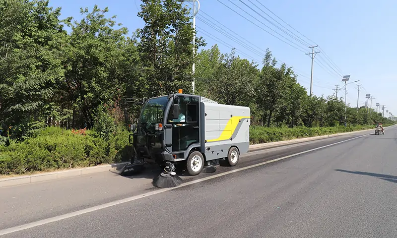 純電動(dòng)掃地車(chē)：高效環(huán)保，助力清潔新升級(jí)