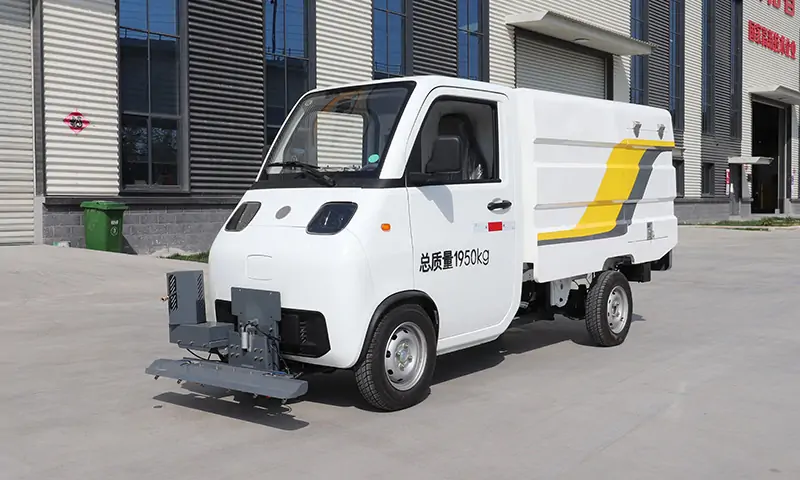新能源路面養(yǎng)護(hù)車：打造高效綠色環(huán)衛(wèi)新標(biāo)桿