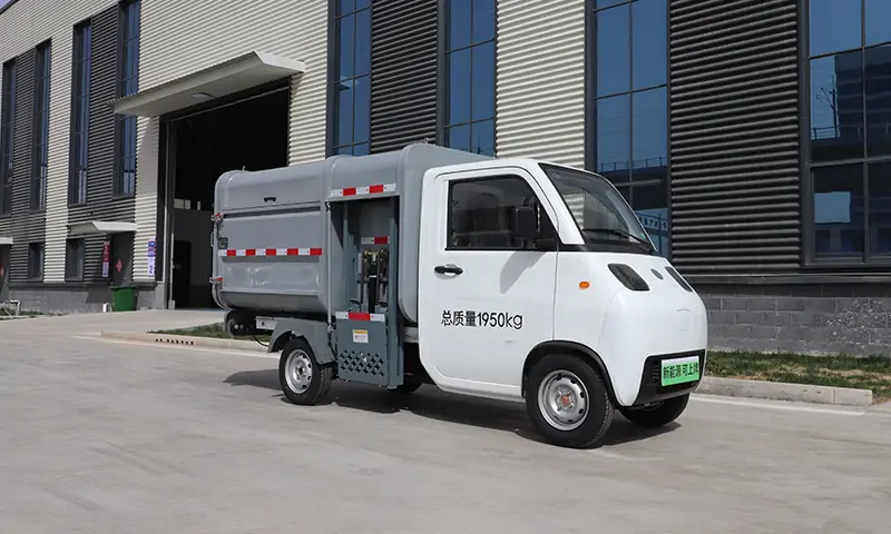 小巧靈活、綠色高效——新能源側(cè)裝式垃圾車引領(lǐng)城市清潔新趨勢(shì)