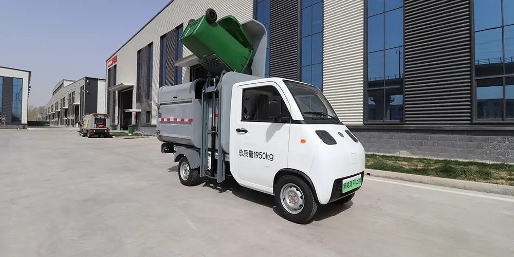 新能源垃圾車(chē)，側(cè)裝垃圾車(chē)，小型垃圾清運(yùn)車(chē)，純電動(dòng)垃圾車(chē)