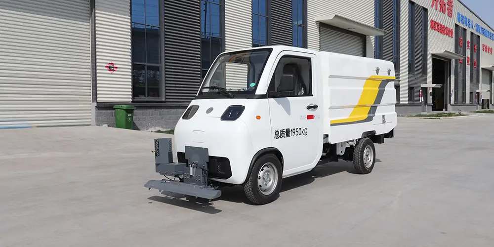 新能源路面養(yǎng)護車，高壓清洗車，高壓沖洗車，路面養(yǎng)護車