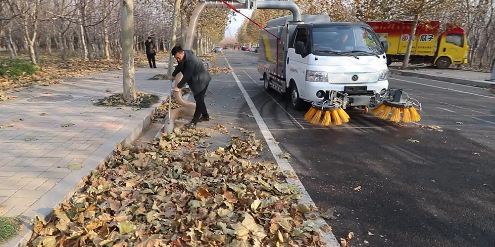 純電動樹葉收集車，樹葉收集車，落葉收集車，吸葉機(jī)